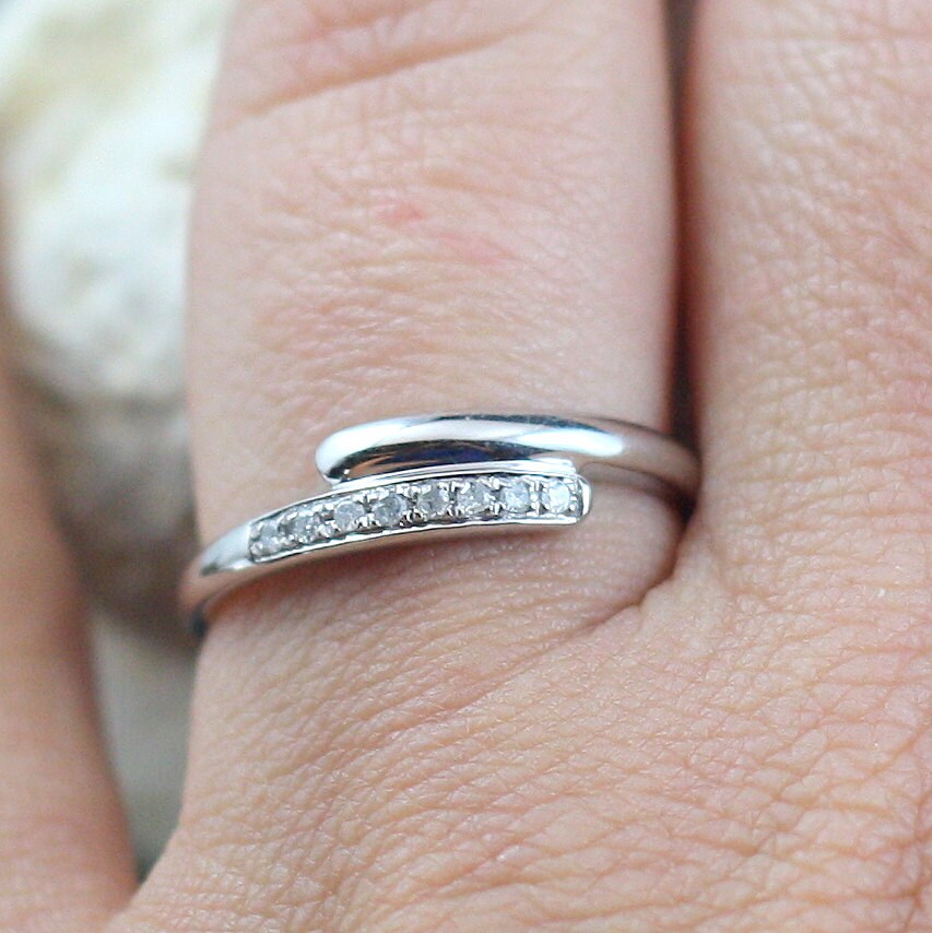 Diamond Twisted Stackable Wedding Band Ring Twist Round diamond wedding ring bridal Engagement Anniversary Wedding band for her, Ready Wan Love Designs