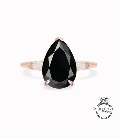 Anello di fidanzamento baguette affusolato con pera moissanite spinello nero 3 pietre preziose, personalizzato-14kt 18kt oro-platino-Weding, WanLoveDesigns