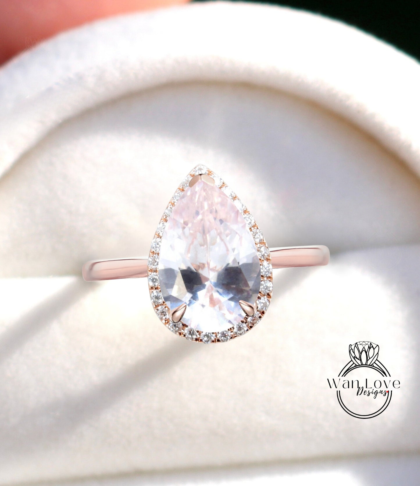 Anello di fidanzamento con zaffiro rosa chiaro e diamante pera Halo, gambo liscio, personalizzato, oro rosa bianco 14k 18k, platino, WanLoveDesigns