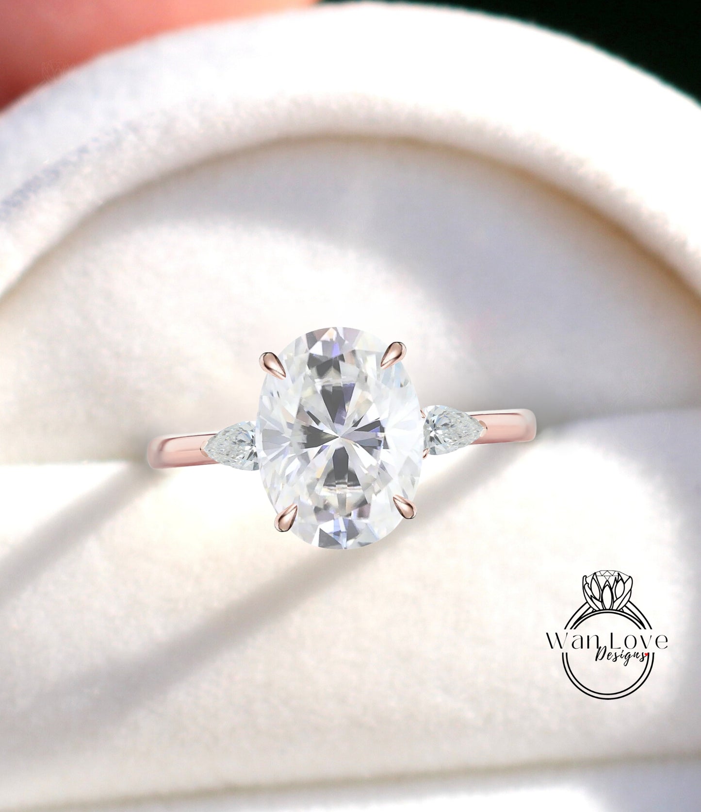 Anello di fidanzamento ovale con diamanti Moissanite e pera con 3 pietre Anello da sposa ovale con tre pietre in oro rosa Promessa da donna Anello anniversario Anello proposta