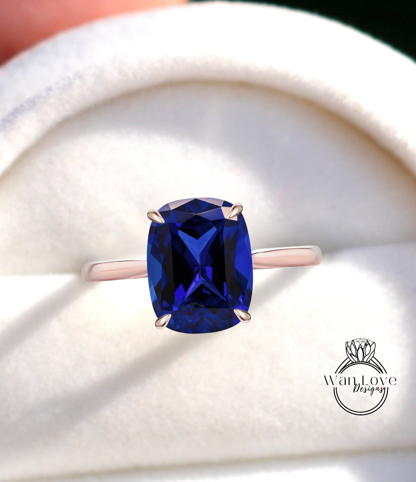 Anello di fidanzamento Art Déco allungato con taglio a cuscino in zaffiro blu, anello in oro rosa, anello con alone laterale nascosto con diamanti, anello nuziale con promessa di anniversario