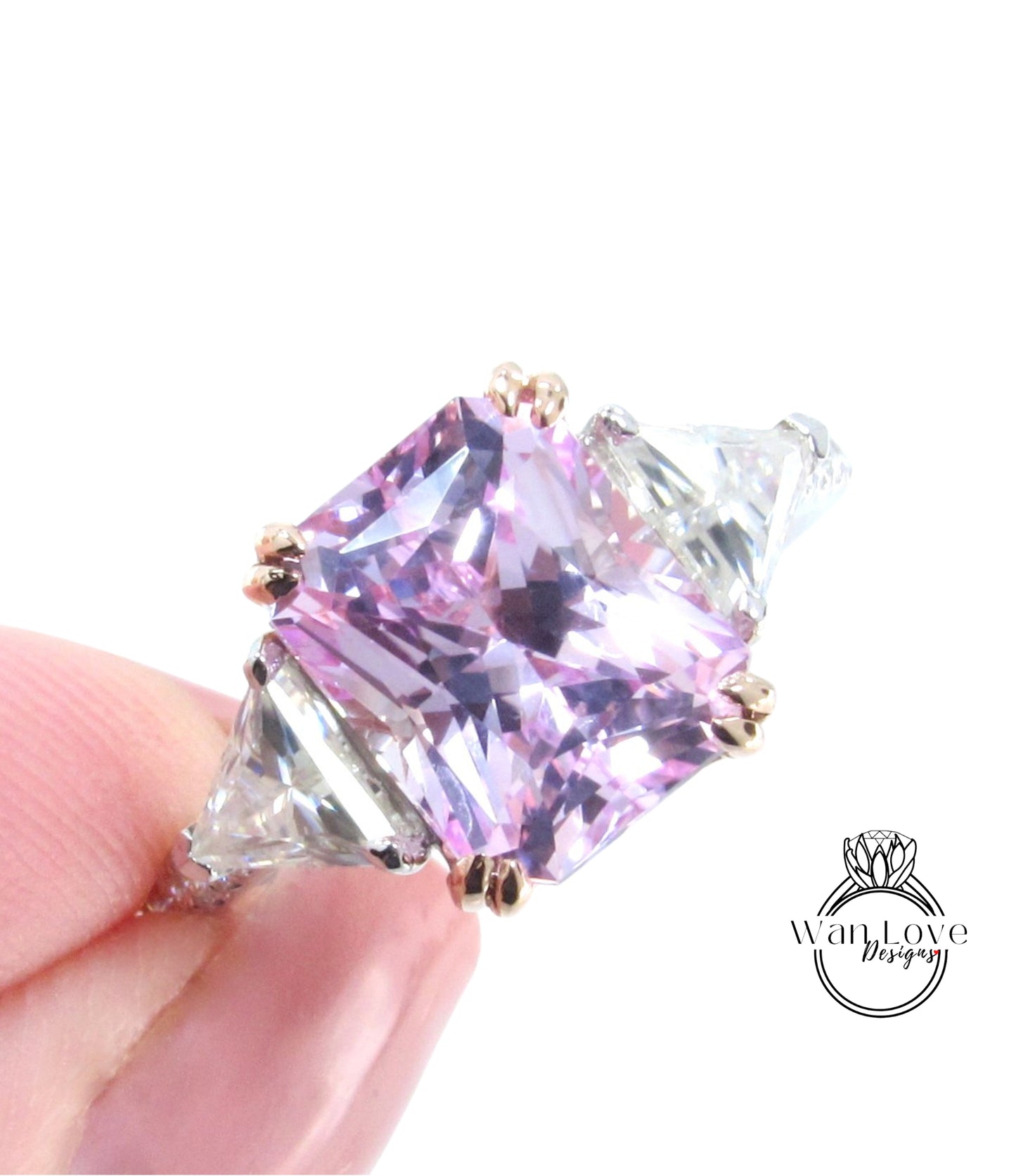Anello di fidanzamento con triangolo radiante con zaffiro rosa chiaro e moissanite-4ct 10x8mm-Personalizzato-2 toni Oro bianco rosa-Anniversario di matrimonio-Pronto per la spedizione
