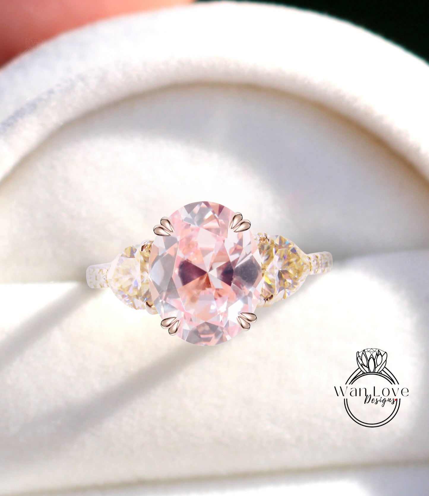 Anello di fidanzamento con diamanti smeraldo e moissanite Cuscino ovale mezza luna 3 pietre preziose 14k 18k bianco giallo oro rosa, platino, personalizzato