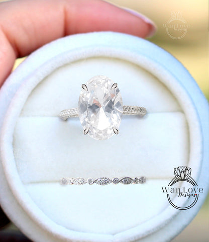 Anello di fidanzamento con zaffiro bianco di forma ovale con set vintage Art deco Celebrity anello con alone laterale con diamanti Fede nuziale con fascia smerlata in oro rosa