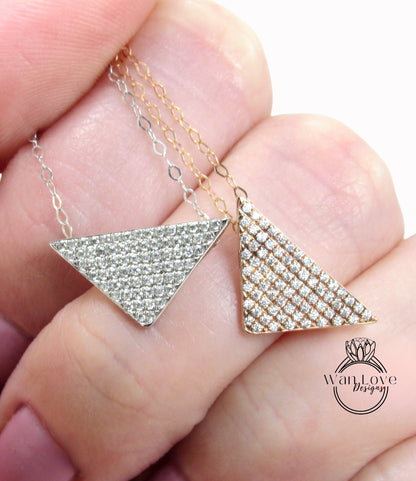 Collana triangolare con pavé di diamanti, ciondolo a forma delicata, collana geometrica, collana Moissanite, gioielli con pietre portafortuna, regalo per lei, minimalista