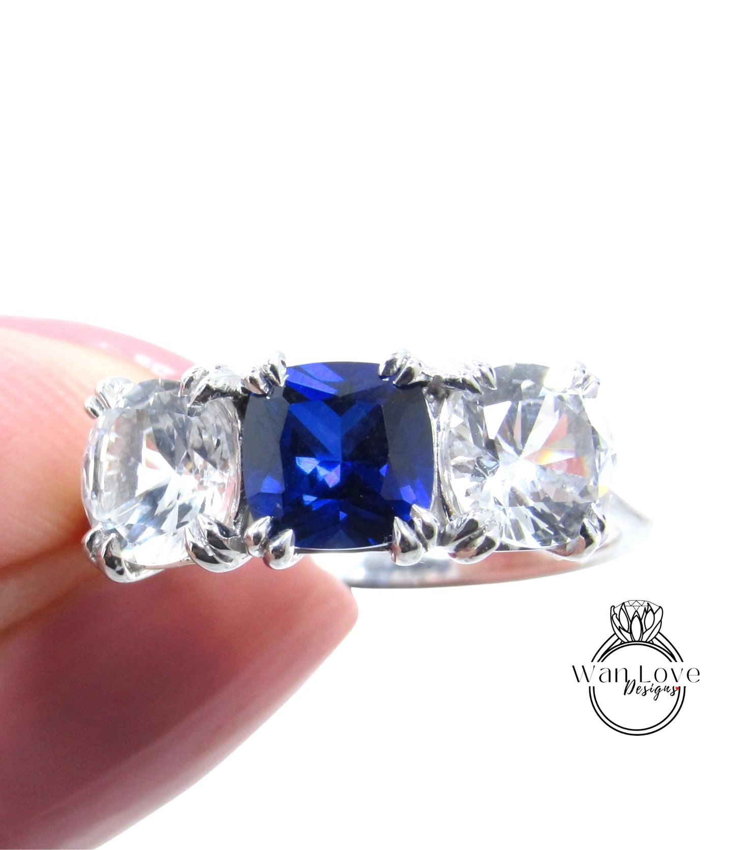 Anello di fidanzamento rotondo con 3 pietre di zaffiro blu e bianco, rotondo, 1,5 ct, 1 ct, 6 mm, argento 925, con rodio, regalo di anniversario personalizzato, pronto per la spedizione