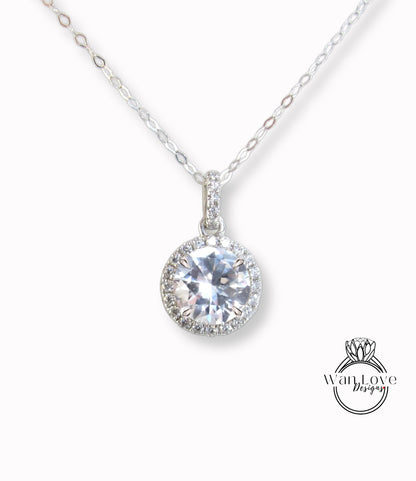 Pendente Halo con zaffiro bianco a taglio rotondo | Ciondolo rotondo in moissanite da 1,5 ct | Ciondolo in oro rosa 14KT | Set da sposa | Collezione di regali di nozze