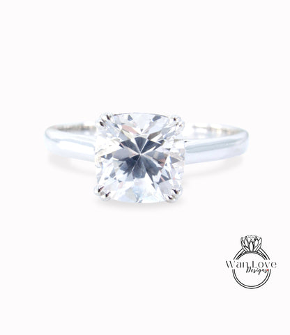 Anello di fidanzamento solitario con cuscino, anello nuziale con zaffiro bianco, anello con pietra preziosa personalizzato di WanLoveDesigns. 2,5 ct 8 mm, pronto per la spedizione