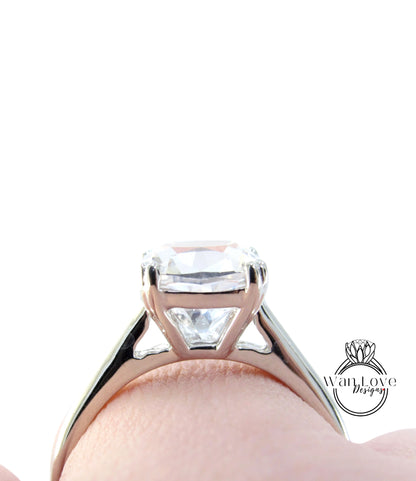 Anello di fidanzamento solitario con cuscino, anello nuziale con zaffiro bianco, anello con pietra preziosa personalizzato di WanLoveDesigns. 2,5 ct 8 mm, pronto per la spedizione