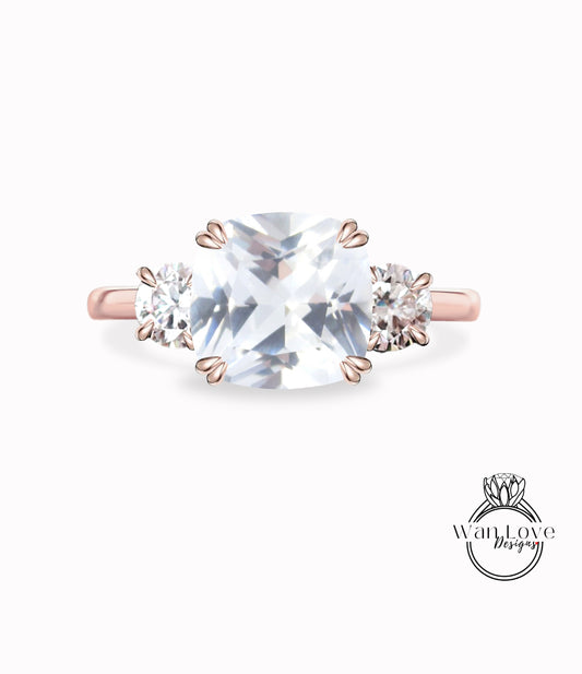 Cuscino con zaffiro bianco e anello di fidanzamento rotondo con 3 pietre-3ct-.75ct-8mm-5mm-14k-18k-bianco giallo oro rosa-platino-anniversario di matrimonio personalizzato