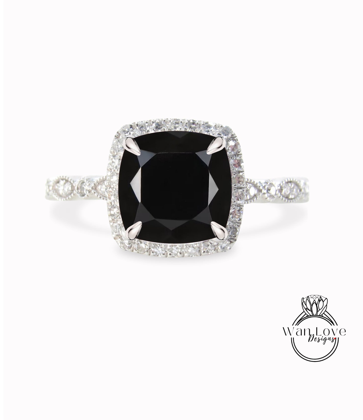 Anello di fidanzamento con spinello nero, anello di spinello con diamanti Cushion Halo, anello di fidanzamento con diamanti con spinello nero, fascia smerlata con foglie Milgrain