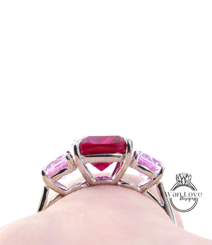 Anello di fidanzamento con taglio a cuscino vintage Anello di fidanzamento con zaffiro rosa rubino da donna Art deco Tre pietre Rotonde alternative Regalo per l'anniversario di matrimonio