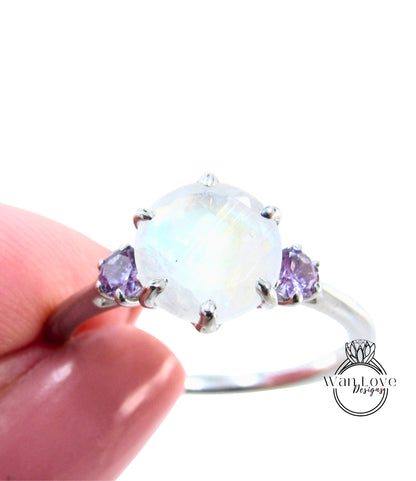 Anello di fidanzamento con pietra di luna e zaffiro che cambia colore, traliccio, 3 pietre preziose, 2 ct, 8 mm, 3 mm, rotondo, personalizzato, regalo di anniversario di matrimonio, pronto per la spedizione