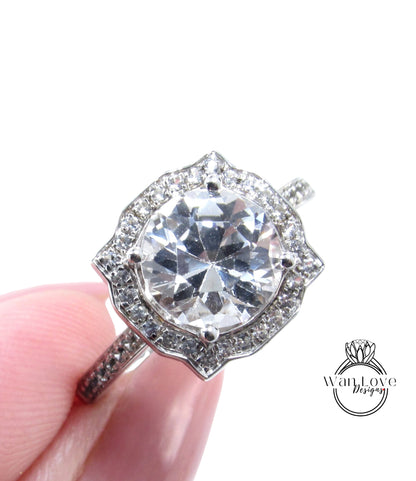 Anello di fidanzamento con cornice anticata in zaffiro bianco, anello di fidanzamento con cestino, anello rotondo vintage, 2 ct, 8 mm, argento rodiato, anniversario, pronto per la spedizione