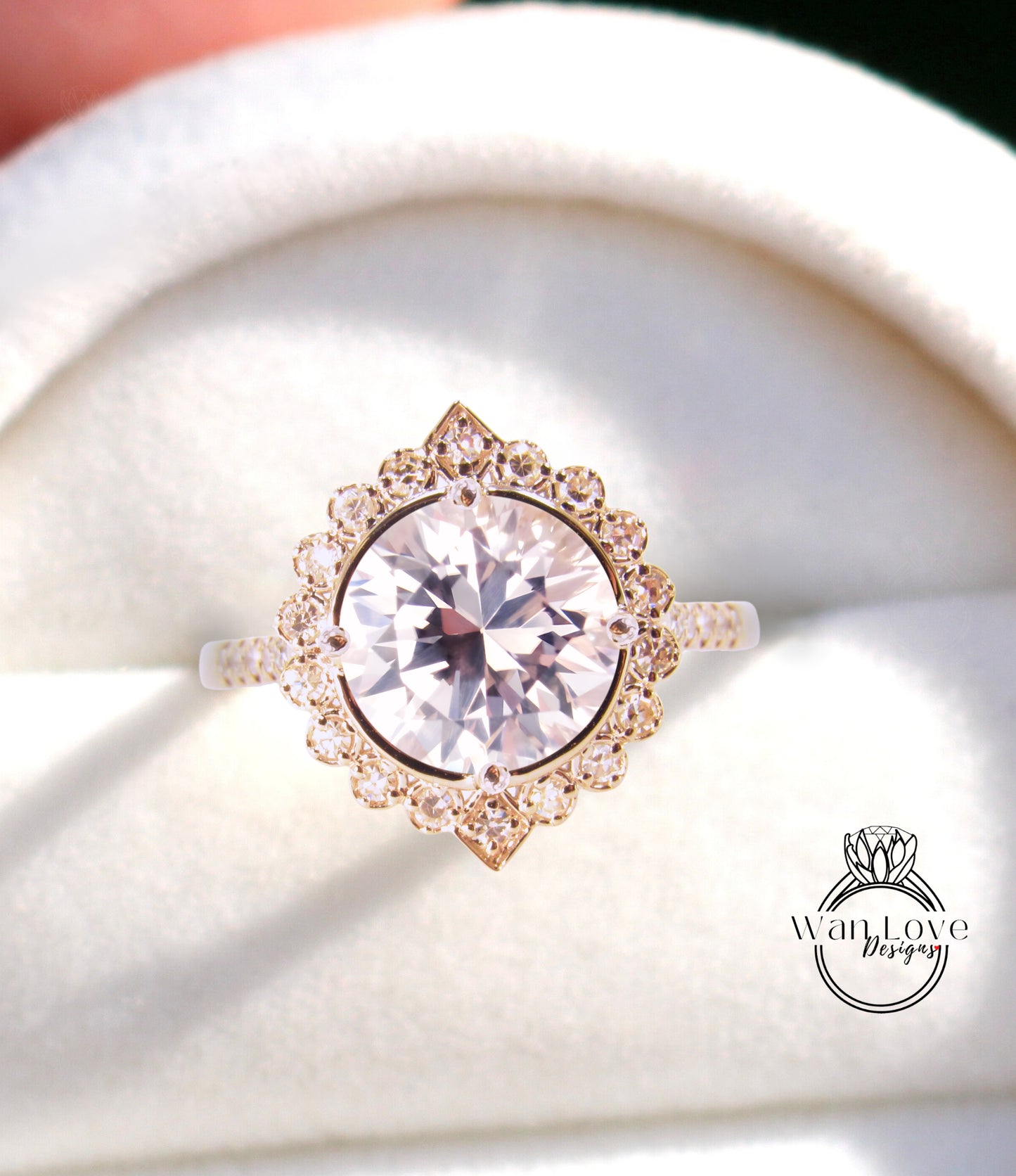 Anello di fidanzamento geometrico Halo con zaffiro rosa chiaro e diamanti, rotondo, personalizzato, 14k, 18k, bianco, giallo, oro rosa, platino, matrimonio, anniversario