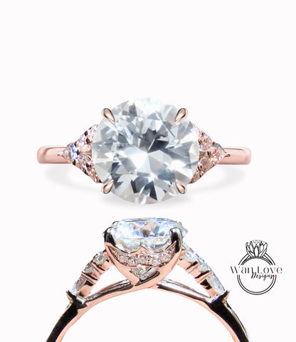 Anello di fidanzamento con zaffiro bianco e diamante rotondo con punta ad artiglio e gambo diviso pera, 2 ct, 8 mm, oro rosa bianco 14 kt, regalo per anniversario di matrimonio