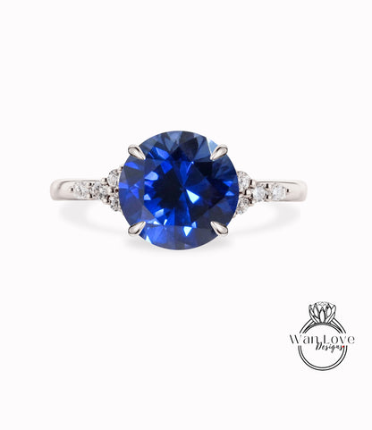 Anello di fidanzamento rotondo con zaffiro blu e diamanti a grappolo sottile e delicato con 3 pietre preziose, personalizzato, oro 14kt 18kt, platino, matrimonio, WanLoveDesigns