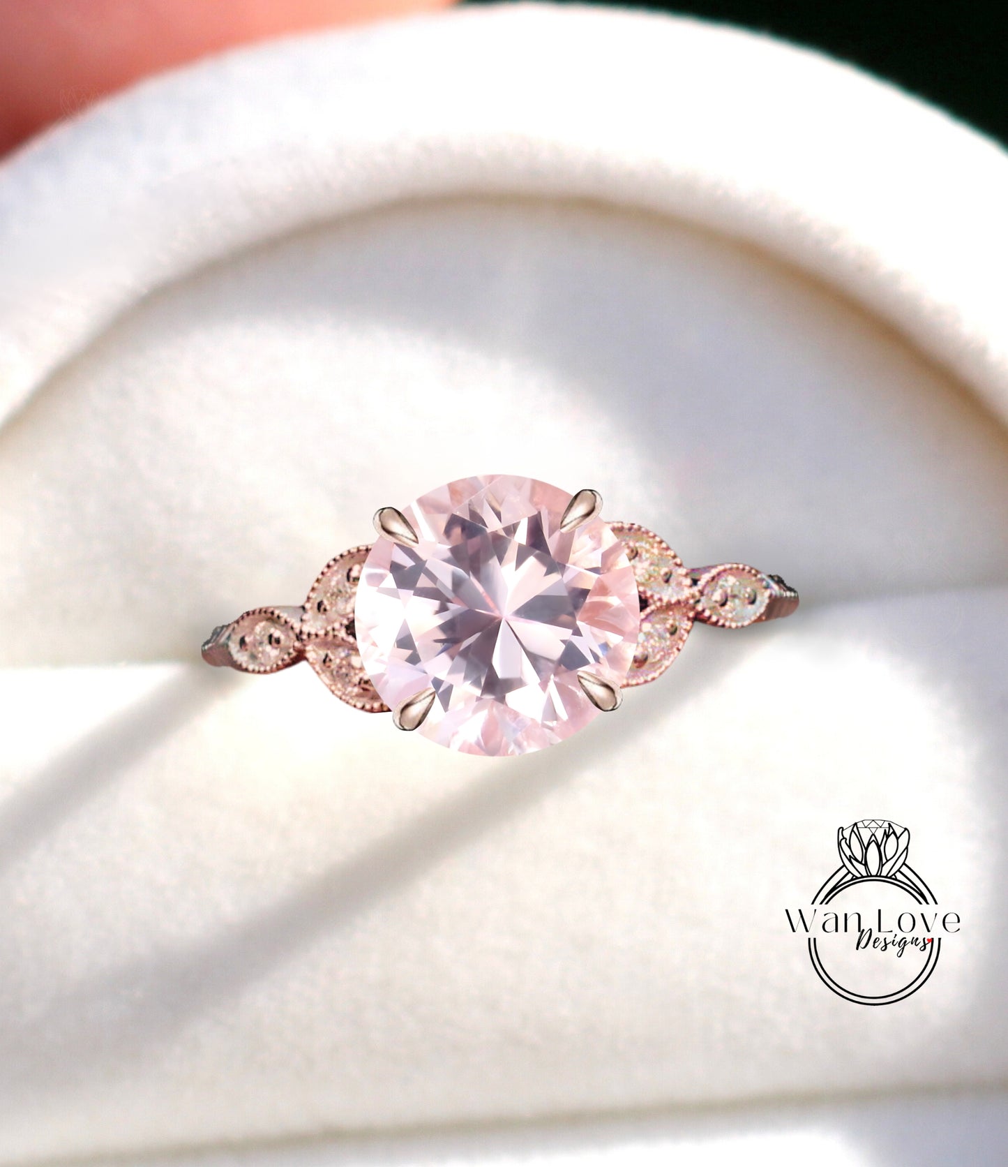 Anello di fidanzamento a grappolo antico con foglia rotonda con zaffiro rosa chiaro e diamanti inciso Milgrain o liscio in oro 14kt 18kt, platino, matrimonio personalizzato