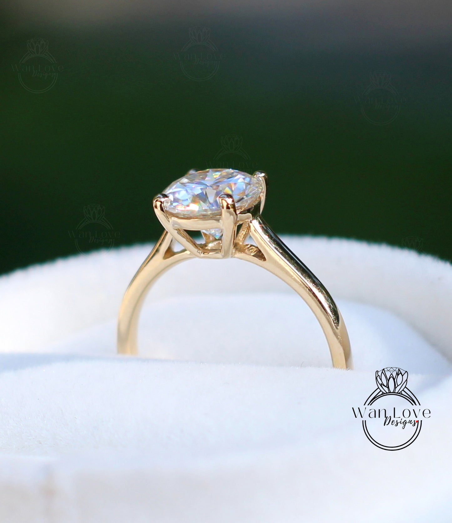 Anello di fidanzamento a quattro punte con zaffiro bianco rotondo in oro giallo 14kt da 2 ct, 8 mm, anello solitario rotondo con zaffiro bianco, anello in oro pronto per la spedizione