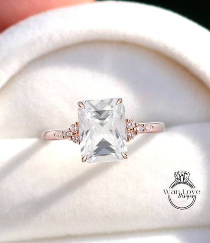 Anello di fidanzamento con zaffiro bianco vintage Diamante Moissanite taglio smeraldo Anello di fidanzamento in oro rosa a grappolo unico Regalo di promessa nuziale