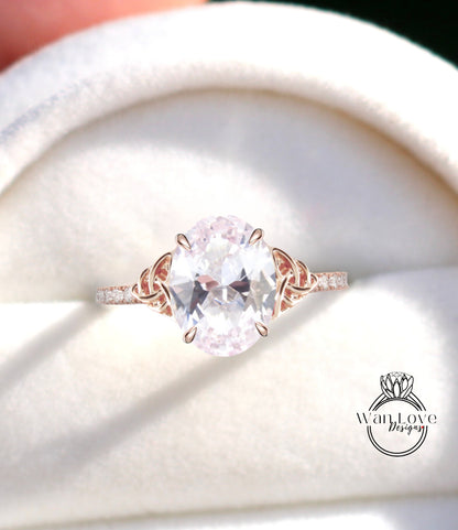 Anello di fidanzamento ovale con diamante zaffiro rosa chiaro con nodo celtico Anello con mezza eternità con diamante celtico Moissanite Promessa nuziale ovale Anniversario