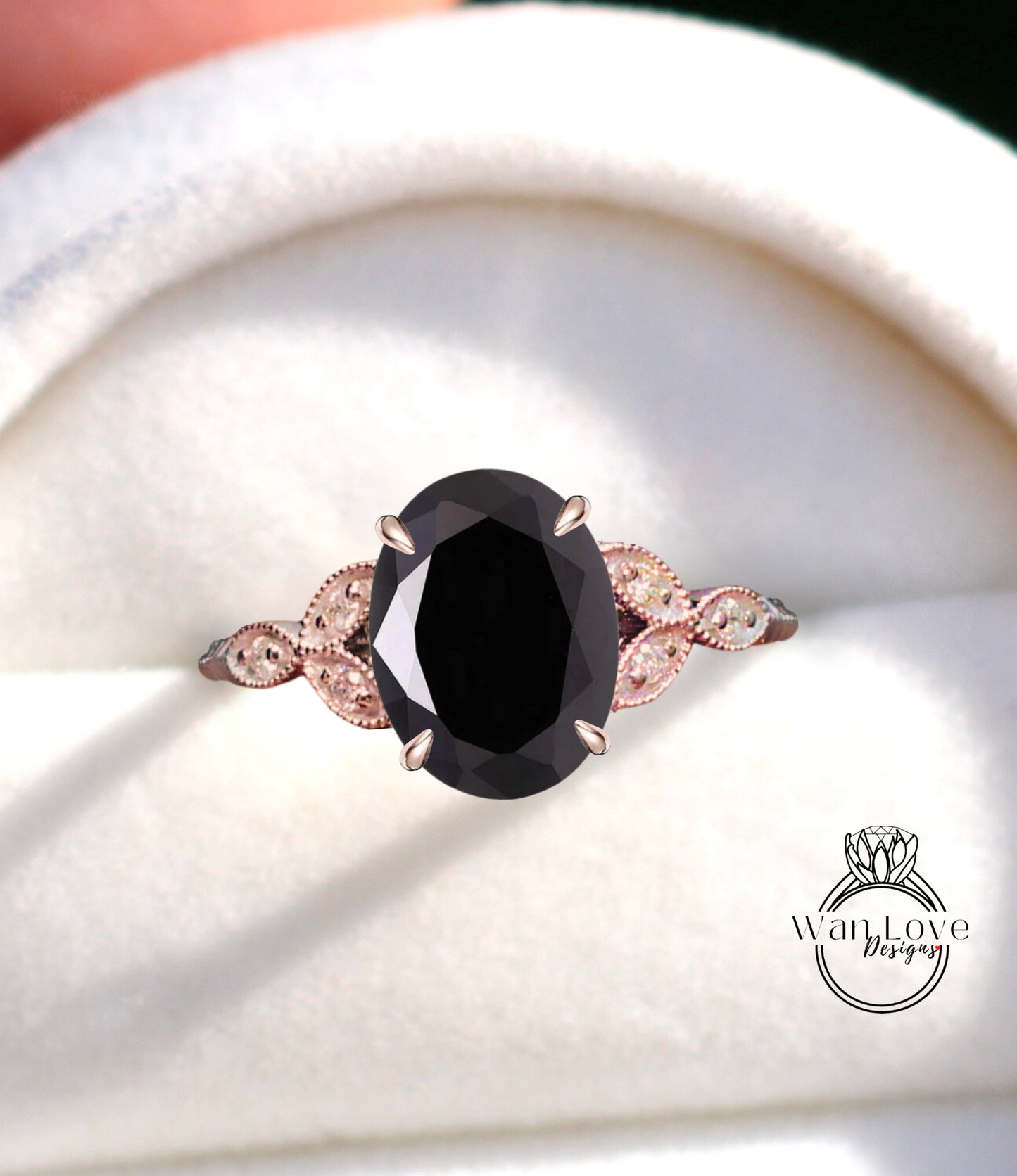 Anello di fidanzamento in Moissanite nera con taglio ovale vintage Anello in oro rosa Art Déco unico anello nuziale antico con diamanti a grappolo Anello di promessa