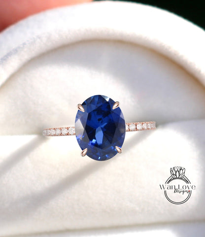 Anello di fidanzamento con zaffiro blu e diamante ovale laterale Halo, anello di celebrità a metà strada per l'eternità, personalizzato-14k oro 18k-platino, WanLoveDesigns