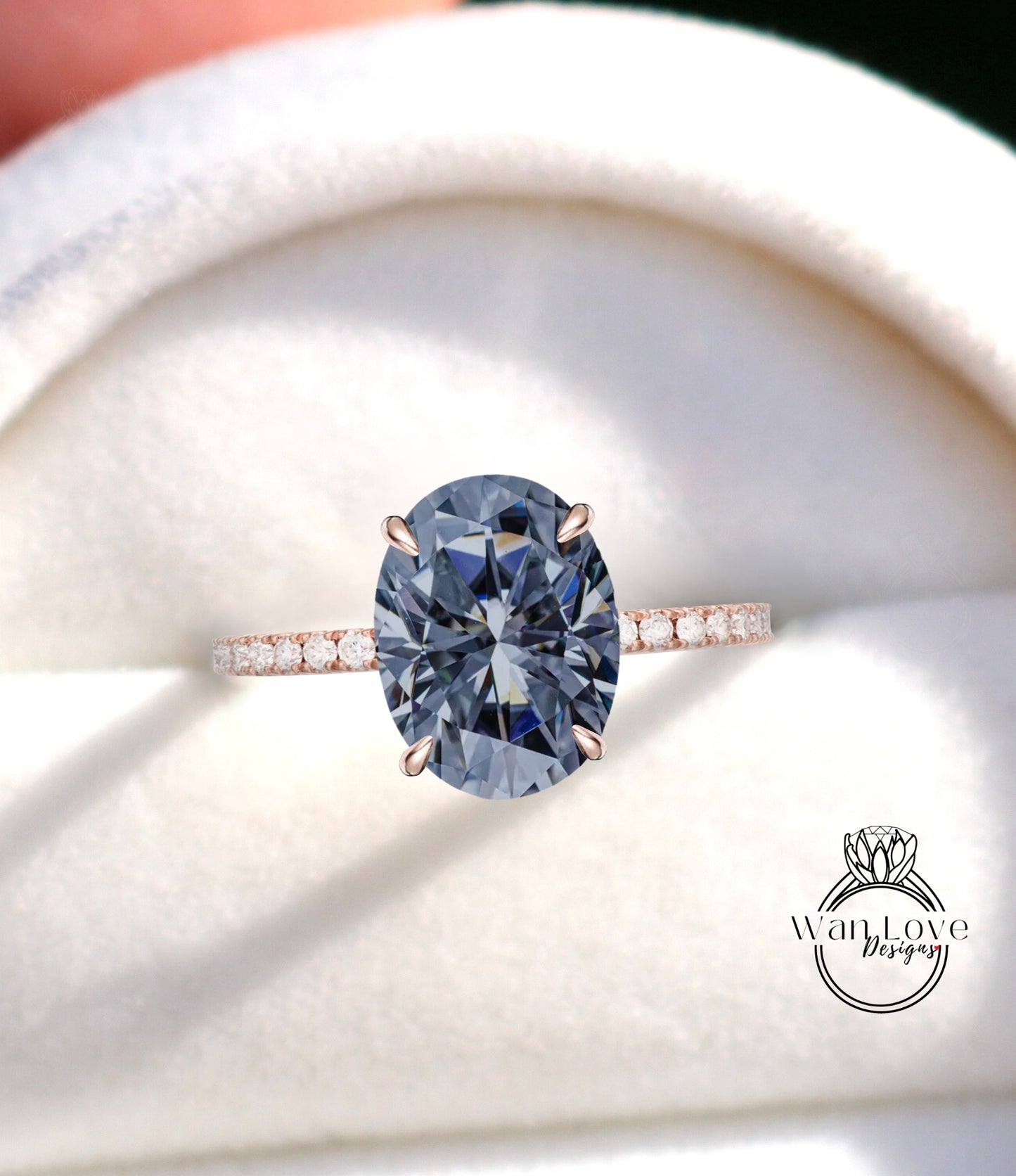 Anello di fidanzamento con moissanite grigio e diamante, anello ovale laterale Halo Half Eternity Celebrity, anello nuziale con diamante ovale moissanite nascosto halo regalo