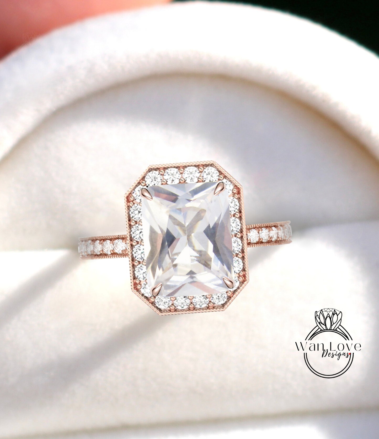 Anello di fidanzamento con zaffiro bianco smeraldo Milgrain Halo / Anelli con zaffiro bianco Half Eternity / Anelli di nozze Diamond Halo / Anello di dichiarazione