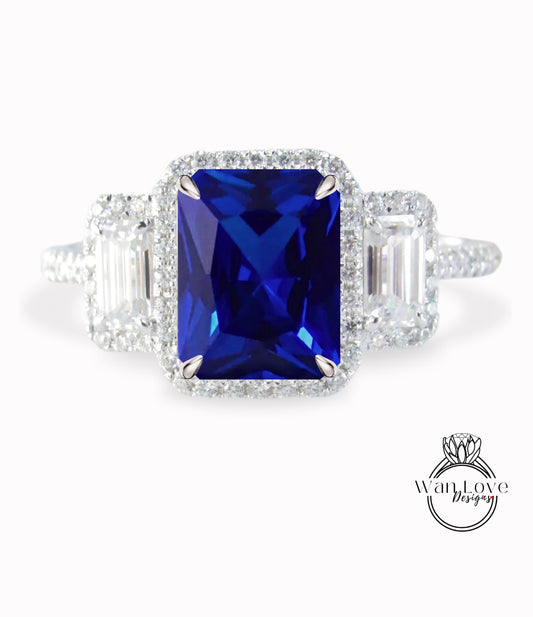 Anello baguette con zaffiro blu smeraldo e diamanti, anello di fidanzamento Art Déco, anello con pietra laterale con diamante, anello con tre pietre Halo con diamante