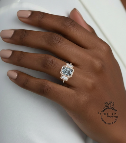 Anello Baguette con Moissanite Grigio Smeraldo Halo e Diamanti, Anello di Fidanzamento Art Déco, Anello con Pietra Laterale con Diamanti, Anello con Tre Pietre Halo con Diamanti