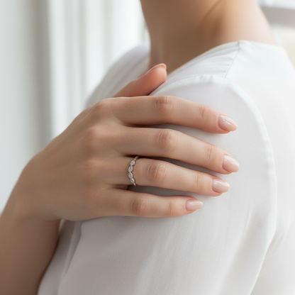 Bellissimo anello a foglia curva, fascia vintage liscia o milgrain, anello moissanite a foglia da donna, anello nuziale unico, anello a foglia Birthstone Choice