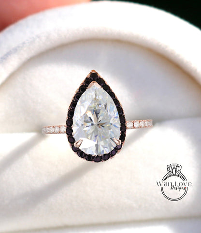 Black Diamonds Halo Pear cut Moissanite Engagement Ring Custom / 14k 18k White Yellow Rose Gold / Platinum / Wedding Ring / Anniversary Gift Wan Love Designs