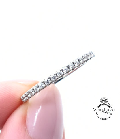 Anello nuziale con zaffiro bianco, mezza eternità, anello impilabile, anello nuziale con zaffiro, promessa di fidanzamento, anniversario, fede nuziale, regalo per lei