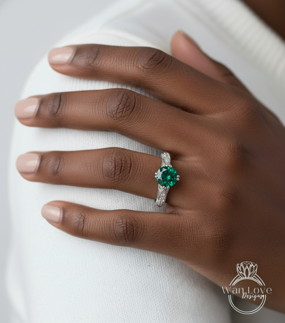 Anello di fidanzamento rotondo con smeraldo e diamante inciso con incisione antica, personalizzato-14k 18k bianco giallo oro rosa-platino-regalo di anniversario di matrimonio