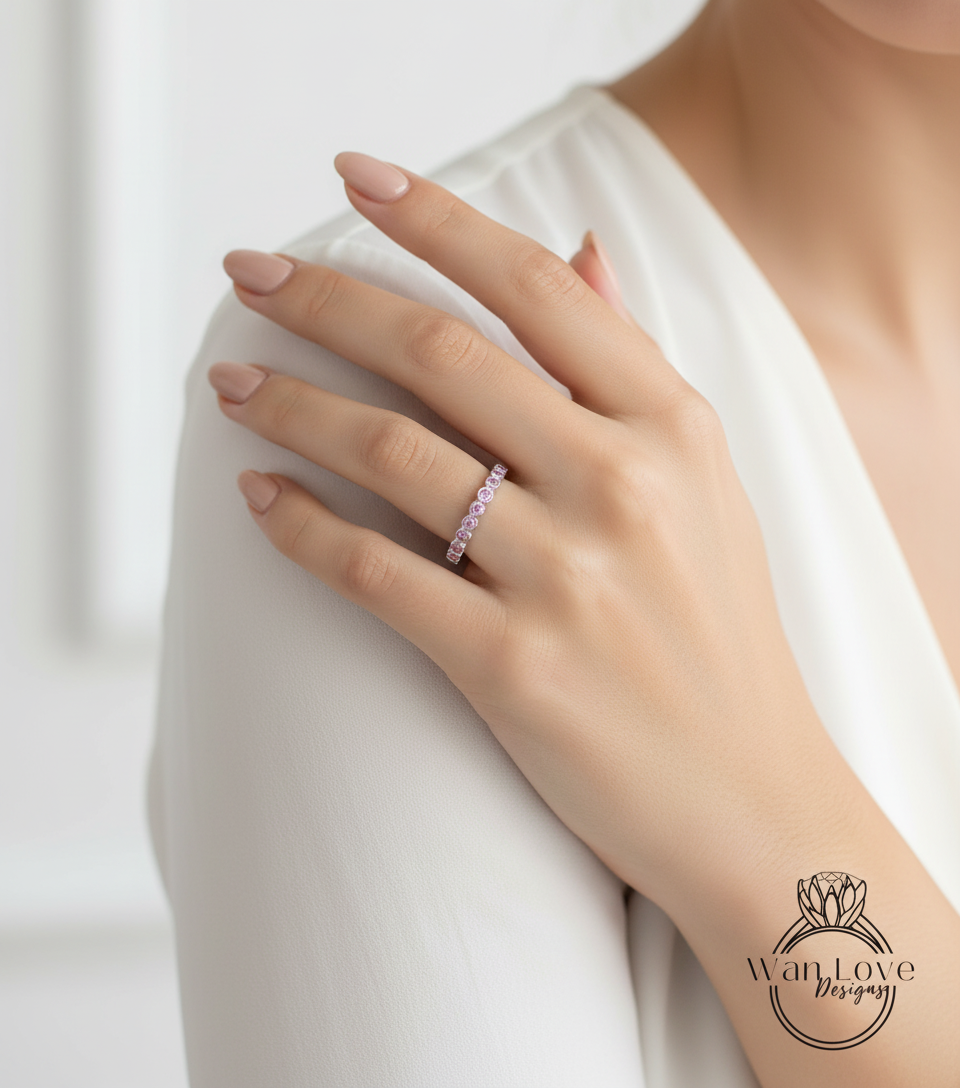 Vendita campione Pronto per la spedizione: set di castoni circolari in zaffiro rosa, fede nuziale completa per l'eternità, anello impilabile, fidanzamento, regalo di anniversario