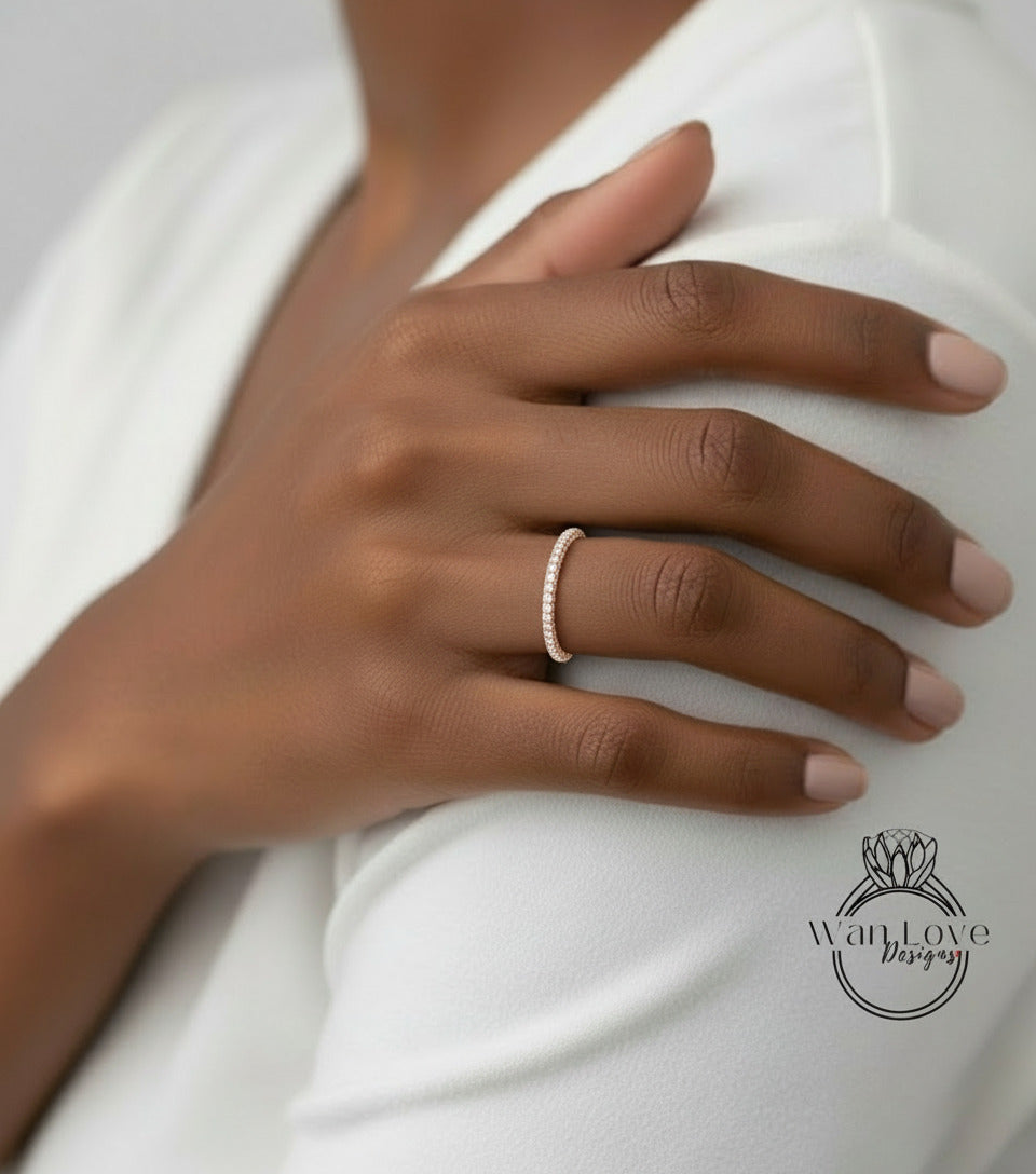 Fede nuziale da donna con pavé di diamanti 3 file 3/4 quasi eternità, fede nuziale Moissanite a 3 lati, anello in oro bianco 18k, fascia portafortuna personalizzata