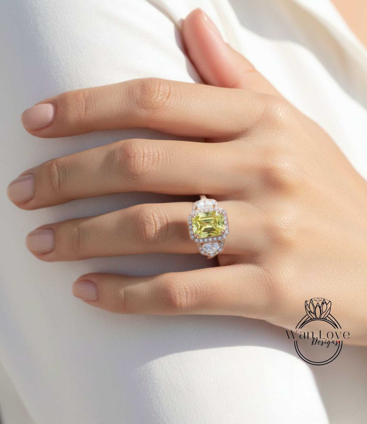 Anello baguette con zaffiro blu smeraldo e diamanti, anello di fidanzamento Art Déco, anello con pietra laterale con diamante, anello con tre pietre Halo con diamante