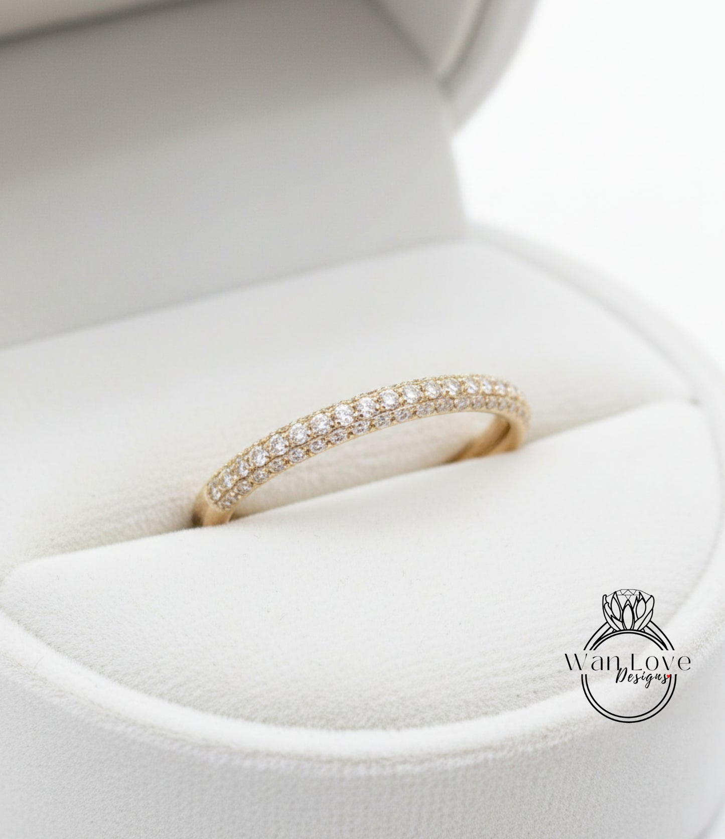 Fede nuziale da donna con pavé di diamanti 3 file 3/4 quasi eternità, fede nuziale Moissanite a 3 lati, anello in oro bianco 18k, fascia portafortuna personalizzata