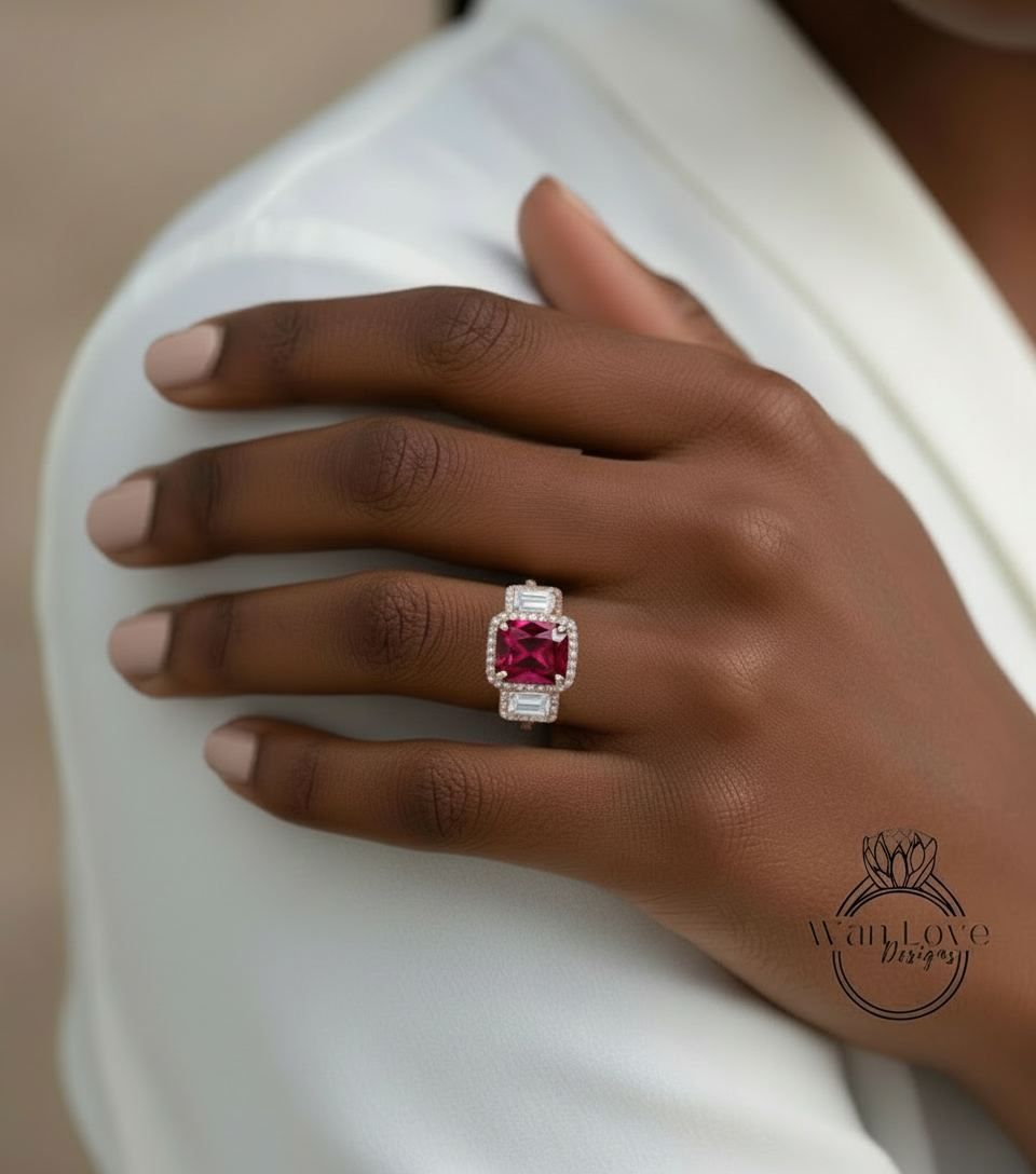 Anello baguette con rubino e diamanti smeraldo, anello di fidanzamento Art Déco, anello con pietra laterale con diamante, anello con diamante con tre pietre Halo