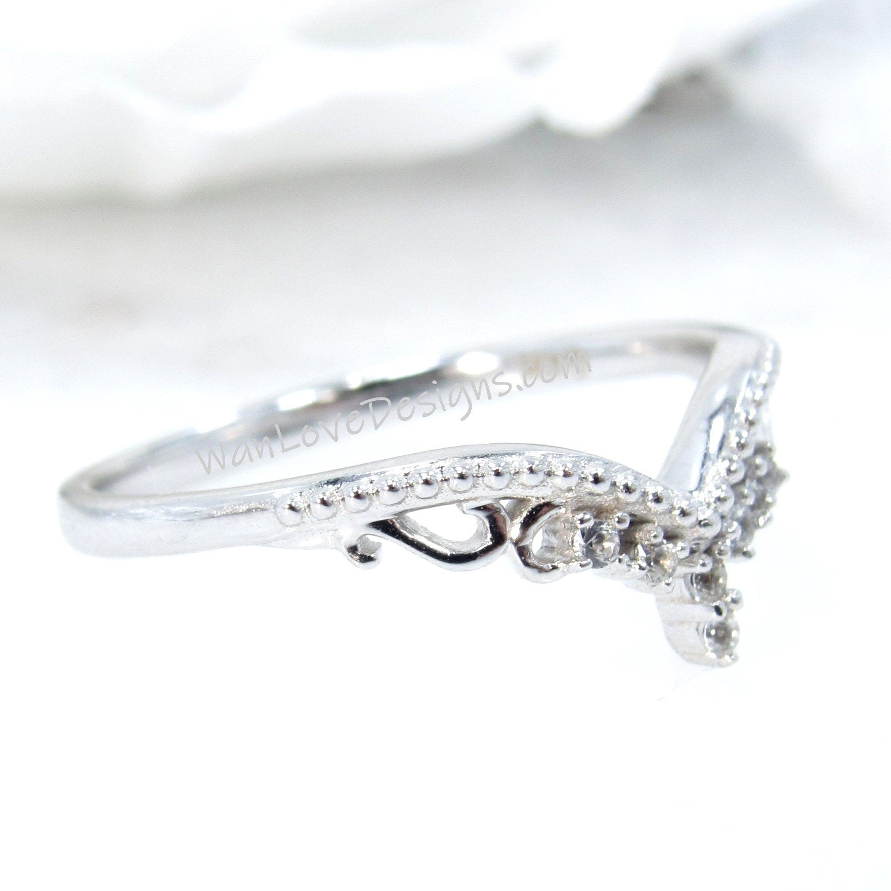 Crown Curved Round Diamond Wedding Band, Tiara Moissanite Band, Anniversary Gift Ring, Tiara Curve Wedding Ring, Matching Band, Gift for her Wan Love Designs