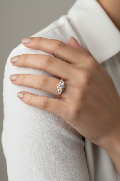 Inserzione personalizzata, anello di fidanzamento Moissanite con 3 pietre preziose Halo, rotondo, 1 ct, 6,5 mm, 4 m, 14 kt, 18 kt