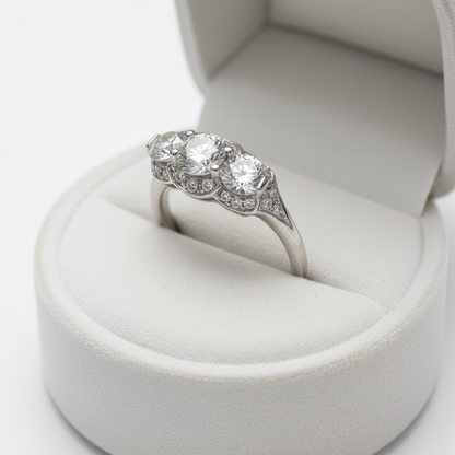 Inserzione personalizzata, anello di fidanzamento Moissanite con 3 pietre preziose Halo, rotondo, 1 ct, 6,5 mm, 4 m, 14 kt, 18 kt