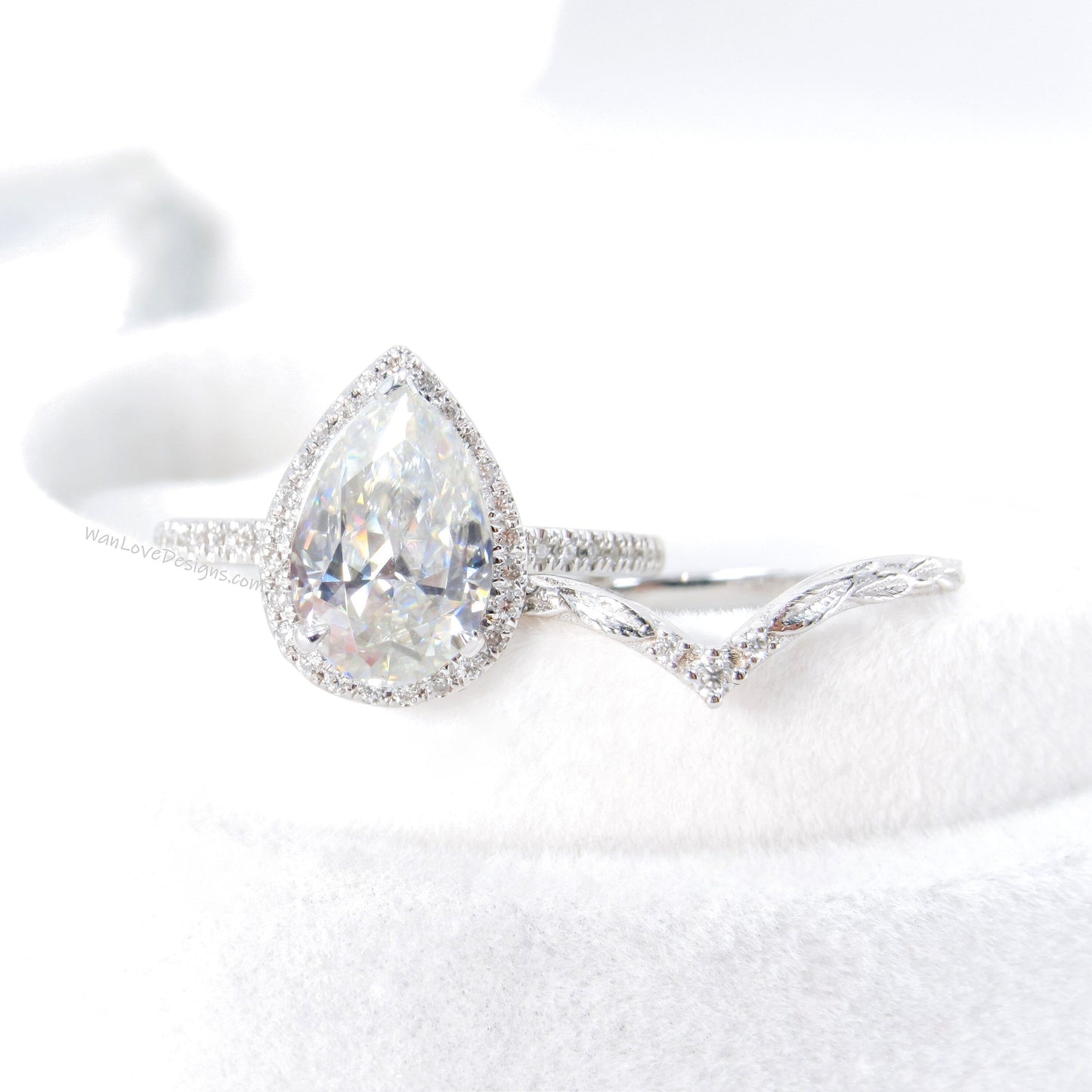 Pear Moissanite Diamond Halo and Curve Band Engagement Ring Set | 14K Gold Nesting Band | Leaves Bridal Ring | Nature Inspired Ring Wan Love Designs