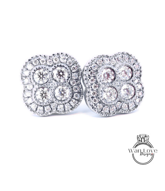 Orecchini quadrifoglio in oro delicato con diamanti Halo, orecchini di fiori con pietra portafortuna, quadrifoglio quadrifoglio, borchie di buona fortuna, gioielli da sposa