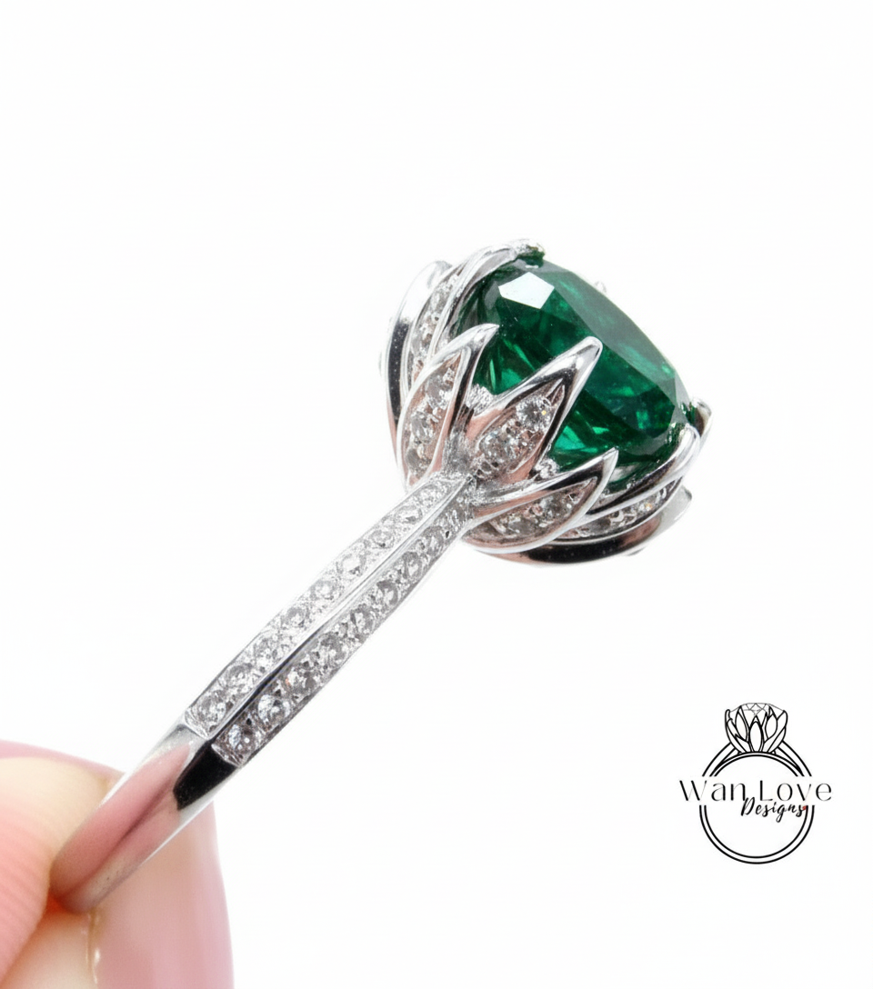 Lotus Flower ring, Emerald Flower Ring, Emerald & Diamond Gold Ring, Vintage Emerald Ring 14k Gold Lotus floral Emerald Engagement Ring