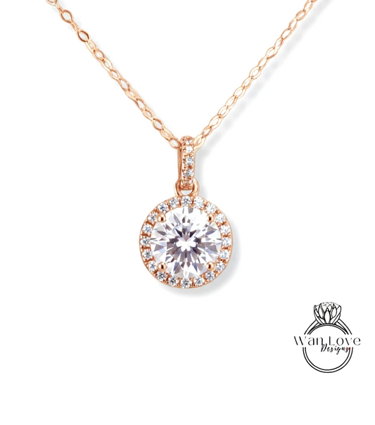 Pendente Halo con zaffiro bianco a taglio rotondo | Ciondolo rotondo in moissanite da 1,5 ct | Ciondolo in oro rosa 14KT | Set da sposa | Collezione di regali di nozze